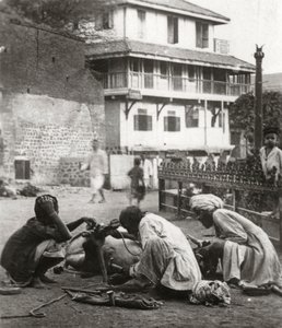 Shoeing a Bullock, India by Unbekannt