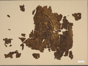 Silk Fragment with Falconer Riding a Bull, 1000s-1100s by Unbekannt