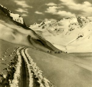 Skiing on the Alpeiner Ferner glacier in the Stubai Alps, Austria