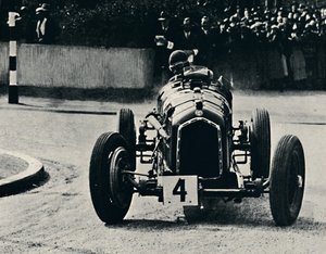 Smart Cornering in I.O.M. Race: The Hon. Brian Lewis