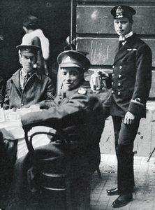 Sub-Lieutenant Prince Albert Serving Tea to Wounded Soldiers at Buckingham Palace by Unbekannt
