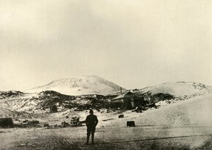 The Hut, with Mount Erebus in the Background, in the Autumn by Unbekannt