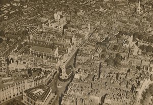 The Lair of the Law as Few Londoners Ever See It: The Temple and the Courts of Justice