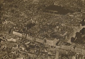 The Puzzle of Familiar Streets from a New and Thrilling Vantage Point by Unbekannt