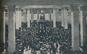 The Underwriting Room at Lloyds, with the Rostrum in the centre, 1936 by Unbekannt