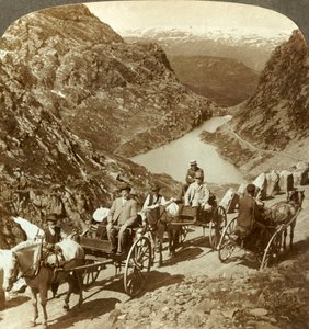 Travellers on mountain road through wild ravine of Seljestad, Norway by Unbekannt