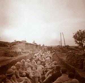 Troops in open train carriages, Genicourt, northern France, c1914-c1918 by Unbekannt