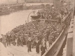 Troops on board a Channel transport, c1915 by Unbekannt