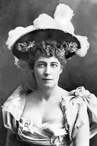United Kingdom: A Portrait Of Lily Langtry - c1902