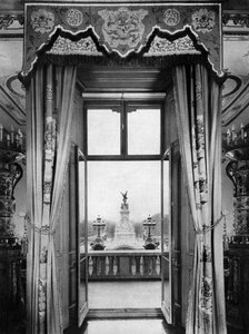 View of the Victoria Monument from inside Buckingham Palace, London, 1935 by Unbekannt