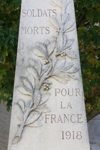 War Memorial, Guerard by Unbekannt