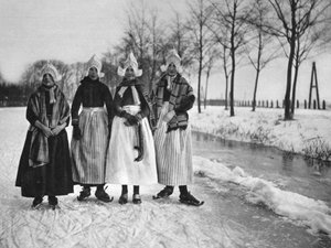 Winter, Volendam, Netherlands by Unbekannt