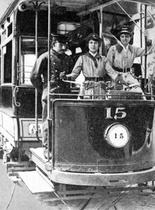 Women learning to drive a tram, 1917
