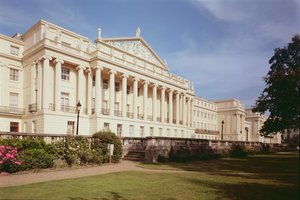 Cumberland Terrace 1827-28, designed by John Nash, Regents Park, London, UK
