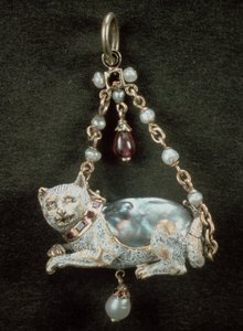 Renaissance cat pendant with natural baroque pearl by Unbekannt Unbekannt