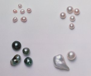 Selection of different shaped cultured pearls by Unbekannt Unbekannt