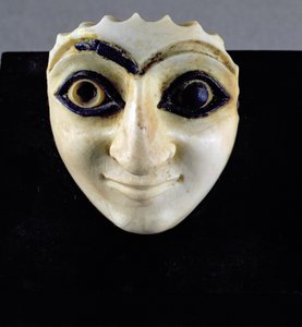 Head of a Figure from The Temple of Nini-zaza, Mari, 2600 BC by Unbekannt