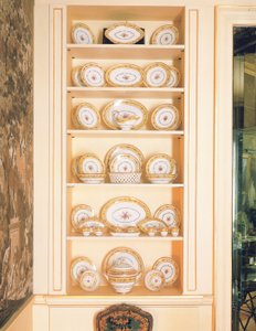 A Paris (Rue des Crussol) dinner service, c.1792-95 by Unbekannt