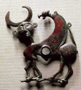Cheek piece of a horse bit in the form of a human-headed beast, from Luristan, Western Iran, c.800-700 BC by Unbekannt