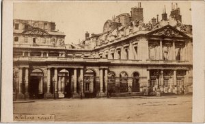 Commune of Paris (1871): view of the Palais-Royal after the fire of May 1871