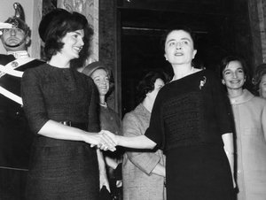 Jacqueline Kennedy with Carla Gronchi. Rome. 1962.