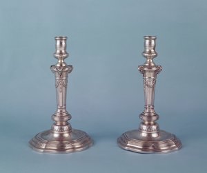 Louis XV silver candlesticks by Unbekannt