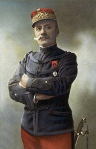 Marechal Ferdinand Foch, Division General in the French army then ordering armies Allies in North, head of General staff of the French army and Generalissimo of the troops Allies in March 1918, he obtains the rank of marechal in 1918