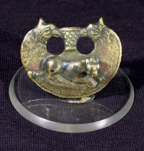 Mount decorated with griffins