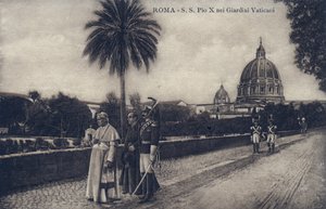 Pope Pius X walking through the streets of Rome