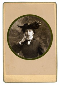 Portrait of the French poet Catherine Pozzi by Unbekannt