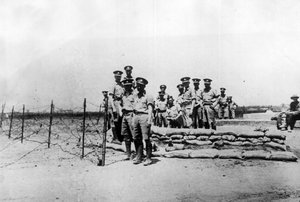 Tientsin (Tianjin), China, November 1924: British soldiers in a post outside the international concessions before the capture of the city by the troops of the Chinese War Lord Feng Yuxiang (Feng Yu-hsiang, Feng Yu hsiang)