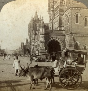 Ekka, Outside Victoria Station, Bombay, India