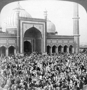 Fast Day within the Jumma Musjid, Delhi, India, 1903