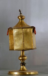 Gold-plated silver pyxide