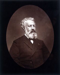 Portrait medallion of Jules Verne - in “Les Hommes d