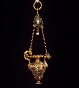 Gold Enamel Pendant in the Shape of an Urn