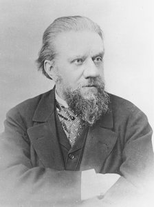 Portrait of Hugo Glyden