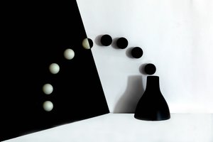 Black White Spheres Flow by Wendy Xu