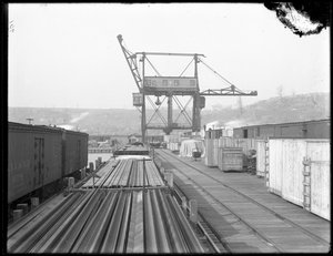 Travelling direct loader at the West Shore Rail Road, Weehawken, New Jersey