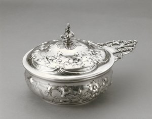 Porringer with cover
