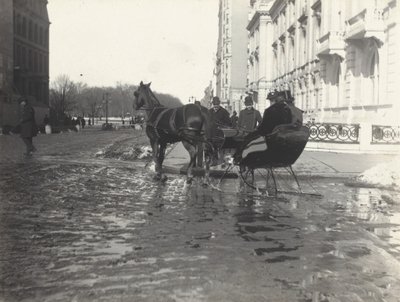 Sunday, Fifth Avenue and Fifty-Seventh Street, New York by Alfred Stieglitz