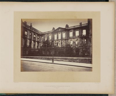 The Caisse des Dépôts et Consignations on fire. Exterior view. by Alphonse J. Liébert