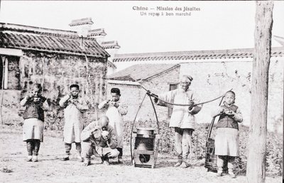 Jesuites mission providing cheap meals in China. Photograph of the early 20th century by Anonymous Anonymous