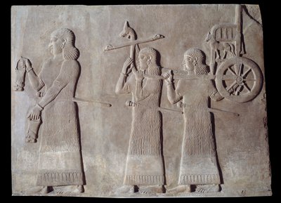 Court of the palace of King Sargon II of Assyria, servants carrying situles and the king