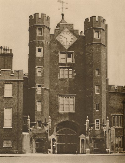 Brick Gate House for a Royal Hunting Lodge in St. James