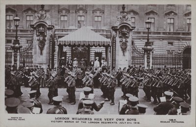 London welcomes her very own boys, Victory march of the London regiments, 5 July 1919 by English Photographer