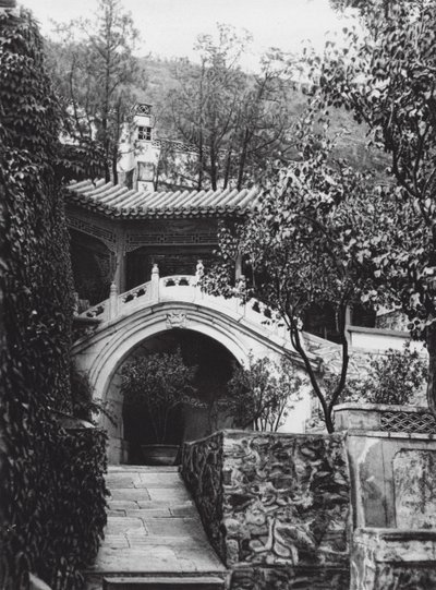 Peking, Si shan, Shih tze wo, Chihli, Monastery garden in the Western Mountains by Ernst Boerschmann