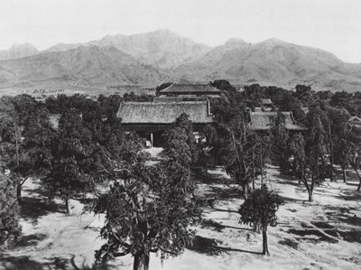 Taianfu, Tai miao, Shantung, View of the Sacred Mount Tai shan over the Great Temple to the north by Ernst Boerschmann
