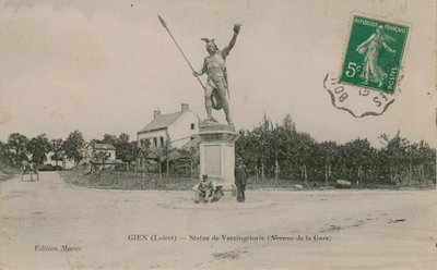 Gien (Loiret), Statue of Vercingetorix. Postcard sent in 1913. by French Photographer