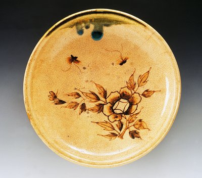 Decorated enamel stoneware tray with two butterflies and peony, late 18th century-early 19th century, Seto manufacture by Japanese School